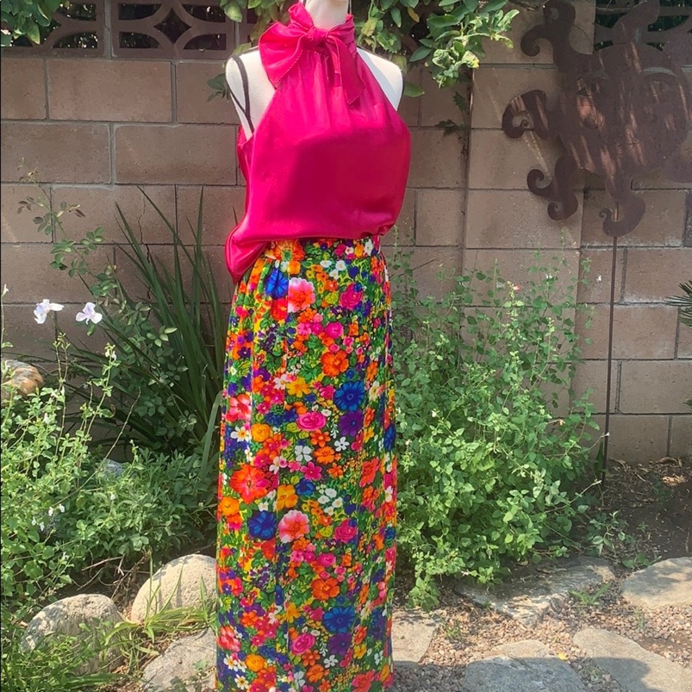 That 70’s vibe “Totally Vintage Maxi Skirt” - Picture 7 of 10